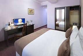Ani Central Inn