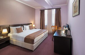Ani Central Inn