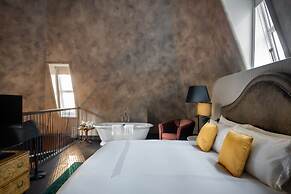 The Beekman, A Thompson Hotel, by Hyatt