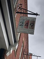 Suites at 249