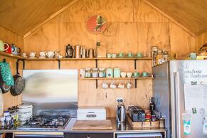 Appleby House & Rabbit Island Huts