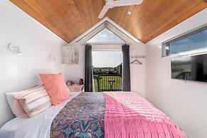 Appleby House & Rabbit Island Huts