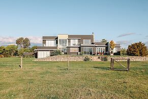 Appleby House & Rabbit Island Huts