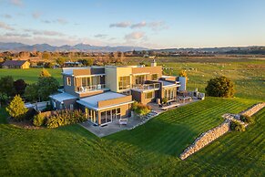 Appleby House & Rabbit Island Huts