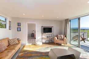 Appleby House & Rabbit Island Huts