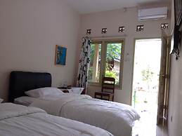 Mettaloka Guest House and Art Space