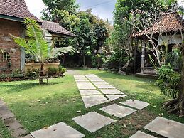 Mettaloka Guest House and Art Space