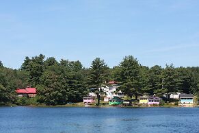 The Cottages at Harvey Lake