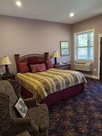 Hearthstone Elegant Lodge by the River