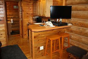 Hearthstone Elegant Lodge by the River