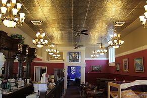 Hearthstone Elegant Lodge by the River