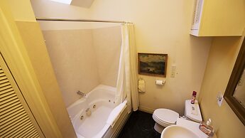 Hearthstone Elegant Lodge by the River