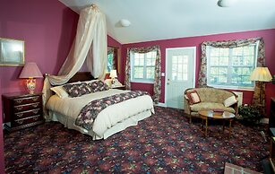 Hearthstone Elegant Lodge by the River