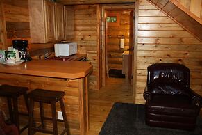 Hearthstone Elegant Lodge by the River