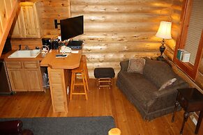 Hearthstone Elegant Lodge by the River