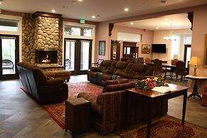 Hearthstone Elegant Lodge by the River