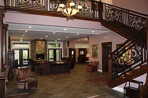 Hearthstone Elegant Lodge by the River