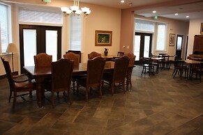 Hearthstone Elegant Lodge by the River