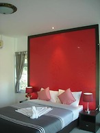 Baan Rim Klong Resort