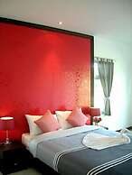 Baan Rim Klong Resort