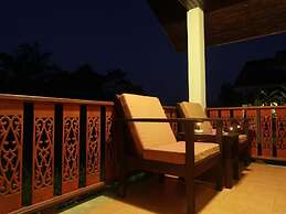 Baan Rim Klong Resort