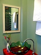 Baan Rim Klong Resort