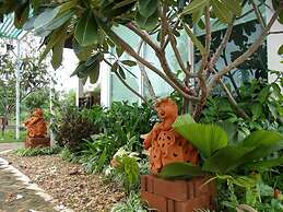 Baan Rim Klong Resort