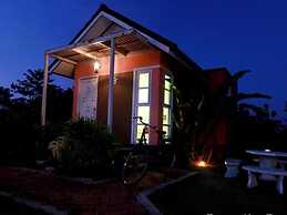 Baan Rim Klong Resort