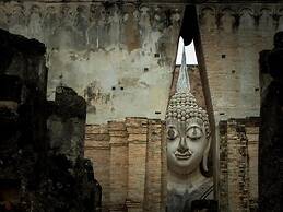 Baan Rim Klong Resort