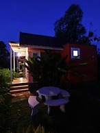 Baan Rim Klong Resort