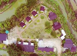 Baan Rim Klong Resort