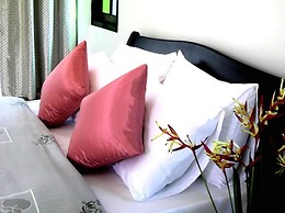 Baan Rim Klong Resort