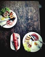 Baan Rim Klong Resort