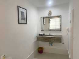 Best Central Point Hotel