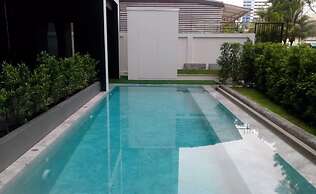 Blu Monkey Hub and Hotel Phuket