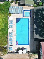 Canada Hotel & Bungalows