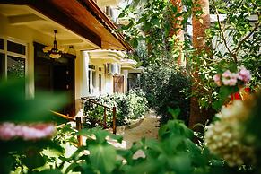 Canada Hotel & Bungalows