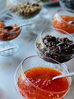 Canada Hotel & Bungalows