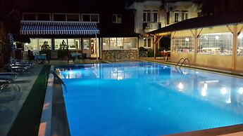 Canada Hotel & Bungalows