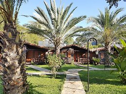 Canada Hotel & Bungalows