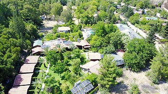 Canada Hotel & Bungalows