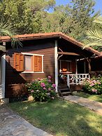 Canada Hotel & Bungalows