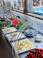 Canada Hotel & Bungalows