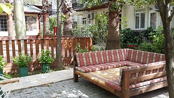 Canada Hotel & Bungalows