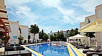 Serpina Hotel - Adults Only