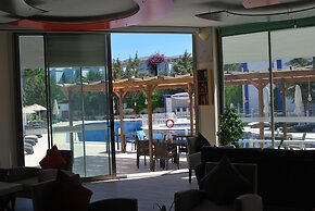 Serpina Hotel - Adults Only