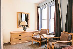 OYO Historic Cameron Hotel Brownsville I-69E