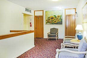 OYO Historic Cameron Hotel Brownsville I-69E