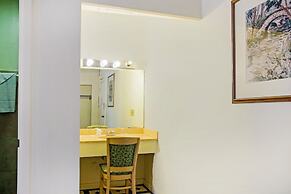 OYO Historic Cameron Hotel Brownsville I-69E