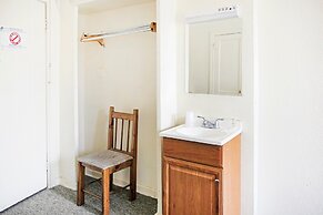 OYO Historic Cameron Hotel Brownsville I-69E